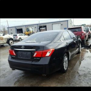 Meet your Posher, Demola